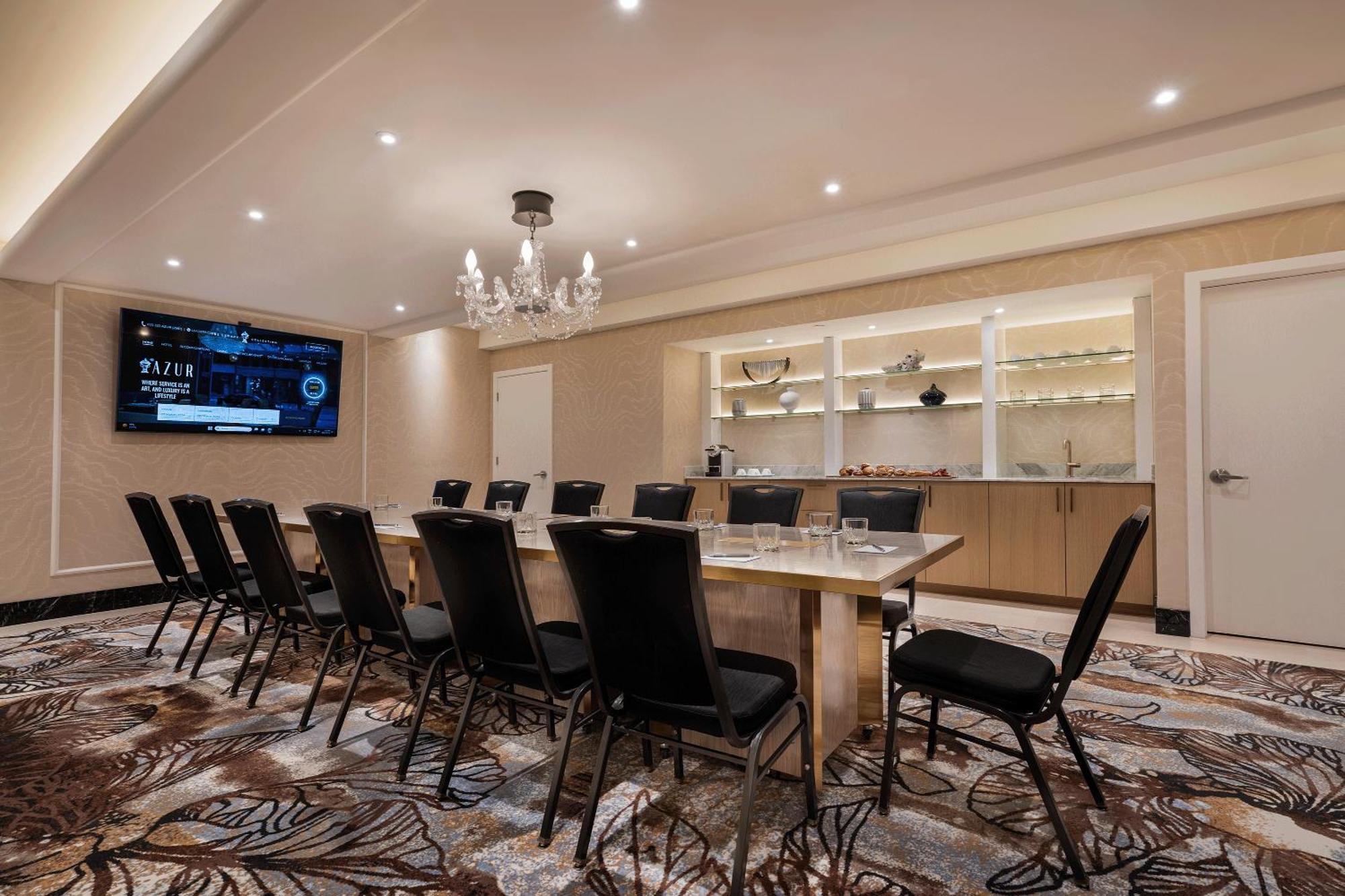 Azur Legacy Collection Hotel Vancouver Exterior photo
